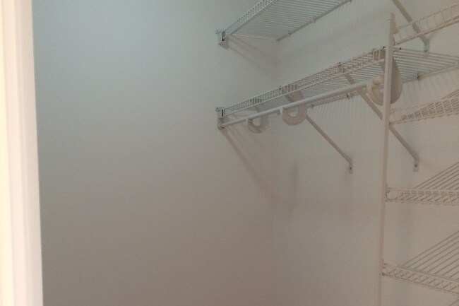 Building Photo - 42 Dunwood Rd