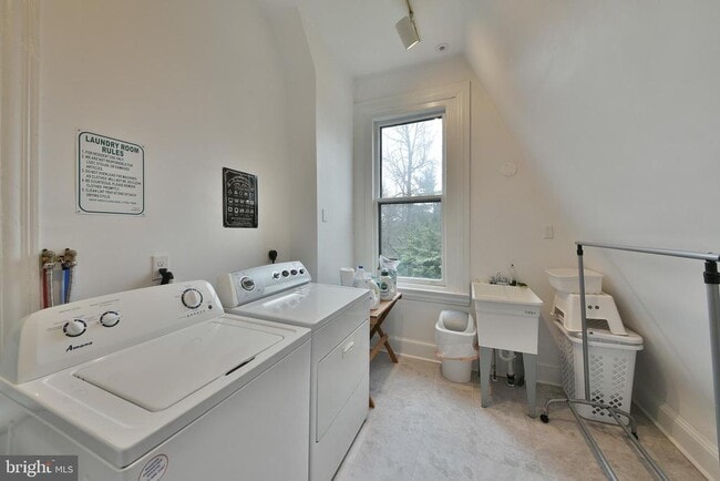 Building Photo - 8306 Crittenden St