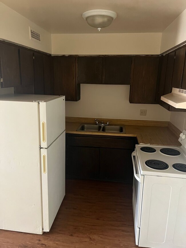 Building Photo - 1 Bedroom 1 Bath In Central Las Vegas