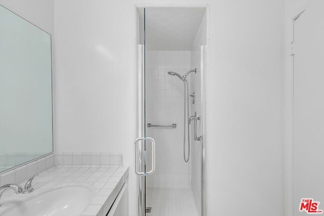 Building Photo - 825 S Gretna Green Way