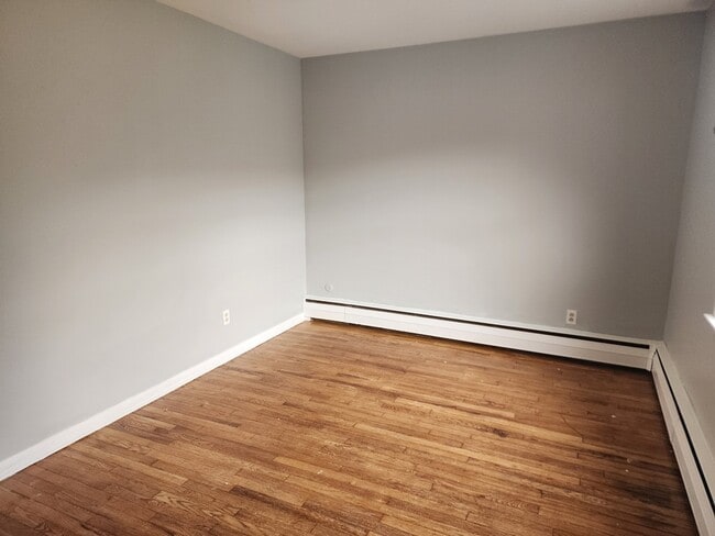 Building Photo - 96 S Hamilton St