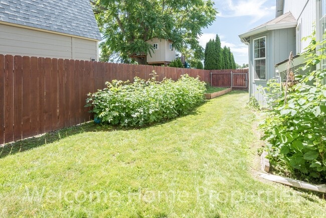 Building Photo - Beautiful 3 Bedroom Home Close to WWU