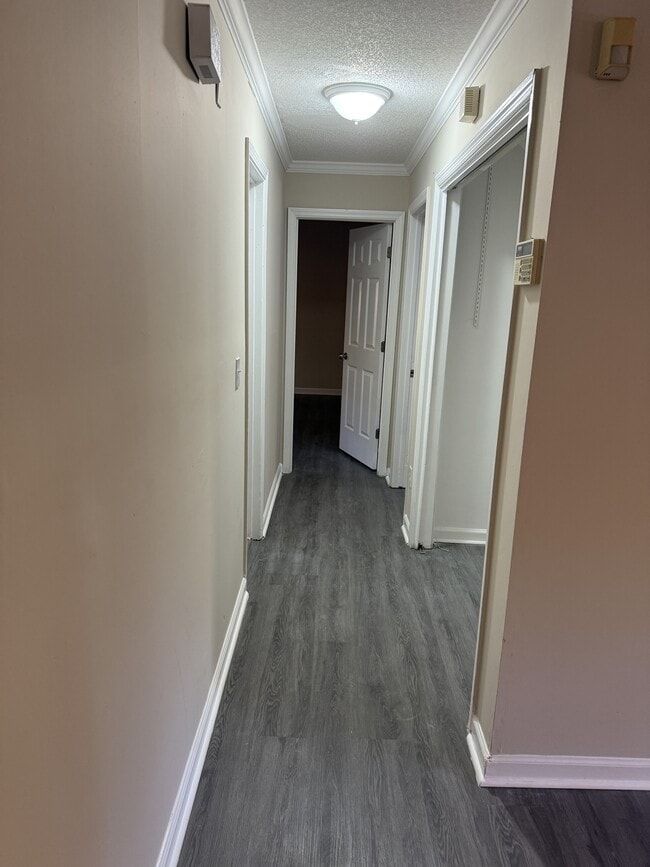 Building Photo - 888 Timbercrest Ct