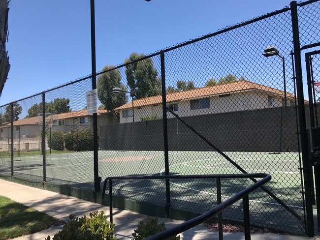 Building Photo - 9660 Durham Dr