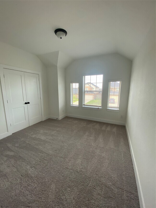 Building Photo - 31323 Balsam Hawk Ln