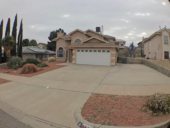 Building Photo - Northeast El Paso 3 Bed Refrig A/C