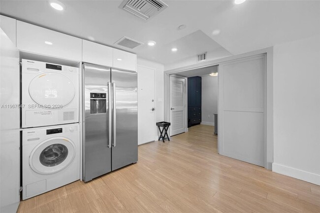 Building Photo - 1025 92nd St