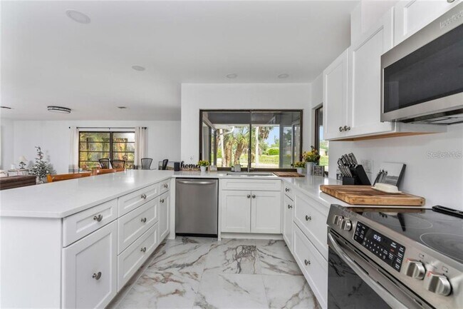 Building Photo - 880 Van Gogh Rd