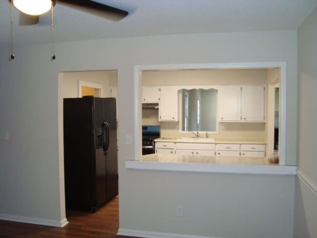 Building Photo - Move in Ready 3 bedroom!