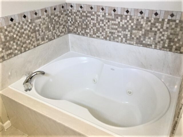 Building Photo - 742 Keltoncrest Dr