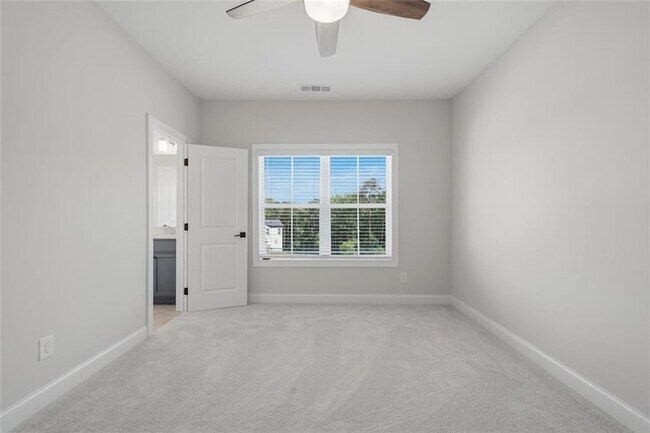 Building Photo - 401 Oakleigh Ave