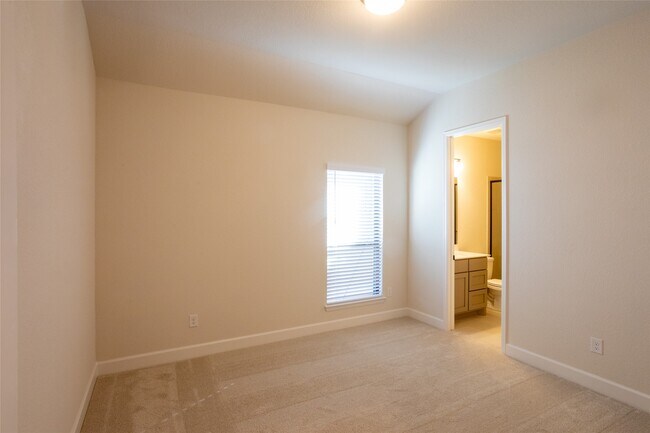 Building Photo - 18459 Chameleon Ct