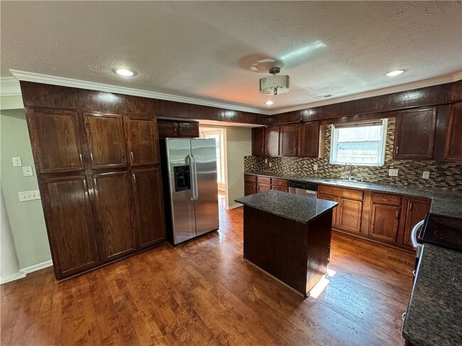 Building Photo - 4895 Evergreen Valley Way