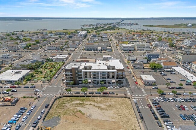 Building Photo - 401 Boulevard