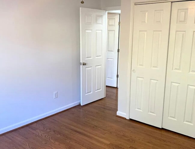 Building Photo - 1805 William St