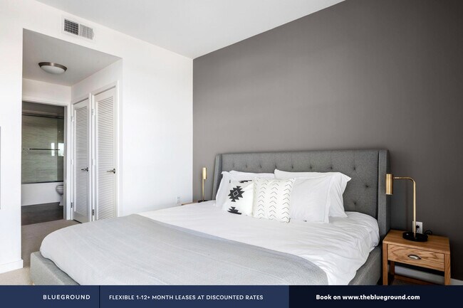 Building Photo - Domain Weho, 7141 Santa Monica Blvd