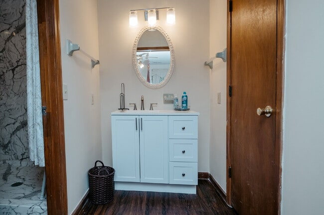 Building Photo - Fully Furnished Charleston Rental Near Folly Beach – Utilities Included | $3,600/Month