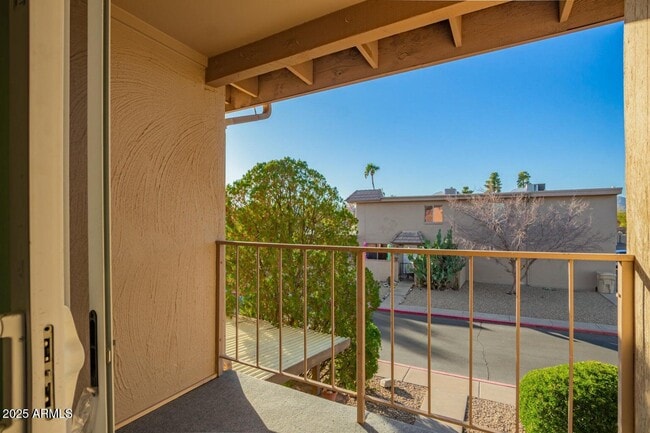 Building Photo - 17042 E Calle Del Oro
