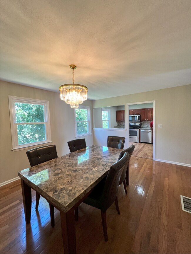 Dining Room - 2445 Park Ave