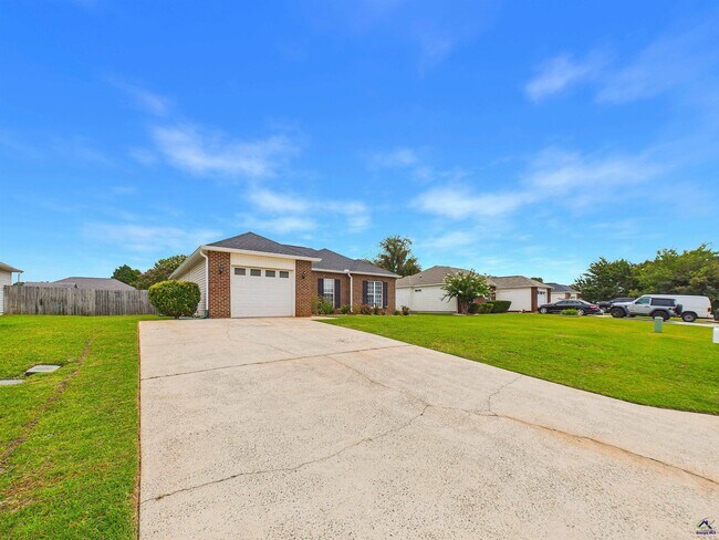 Building Photo - 324 Tyson Glen Dr