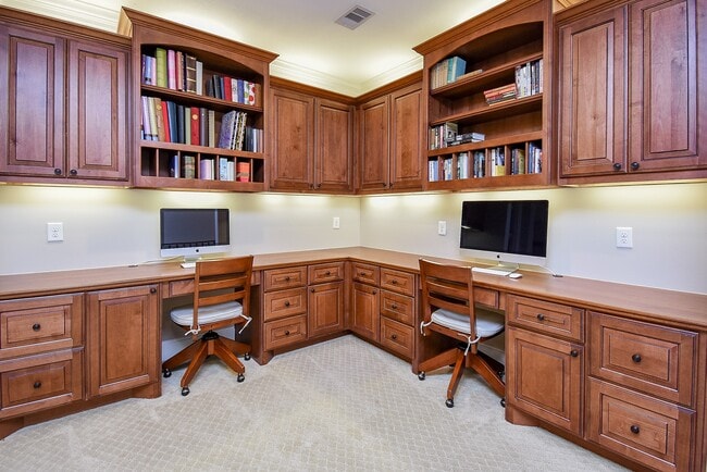 Building Photo - 11910 Heritage Ln