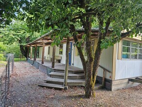 Building Photo - Cute 1BED/1BATH Available Now!