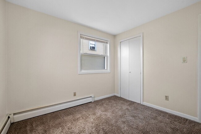 Building Photo - 623 Quincy Shore Dr