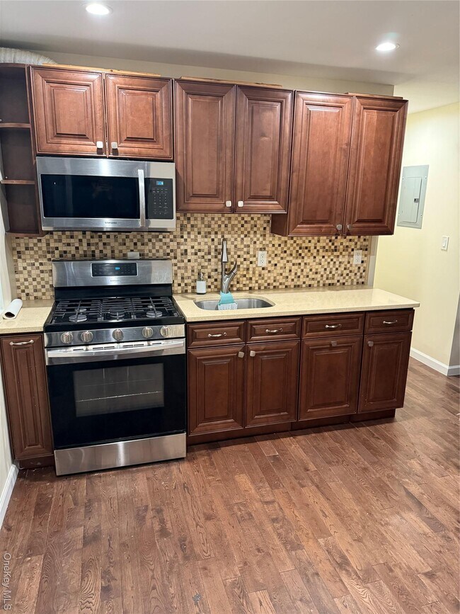 Building Photo - 30-03 73rd St