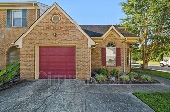 Building Photo - 381 Westview Dr