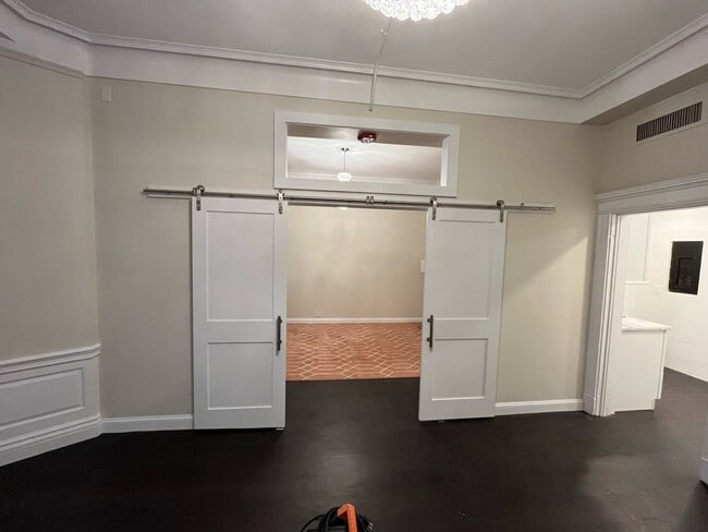 Building Photo - 469 Commonwealth Ave