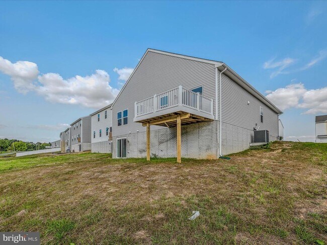 Building Photo - 290 Scoter Rd