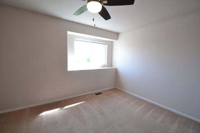 Building Photo - 2 Bed 1.5 Bath Briargate Townhome w/AC
