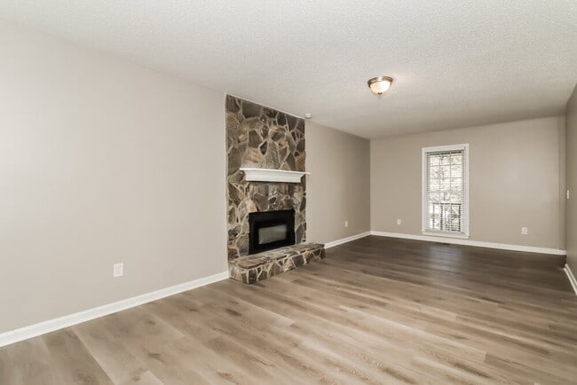 Building Photo - 216 Windmill Dr