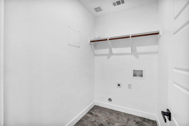 Building Photo - 1008 E Marble St