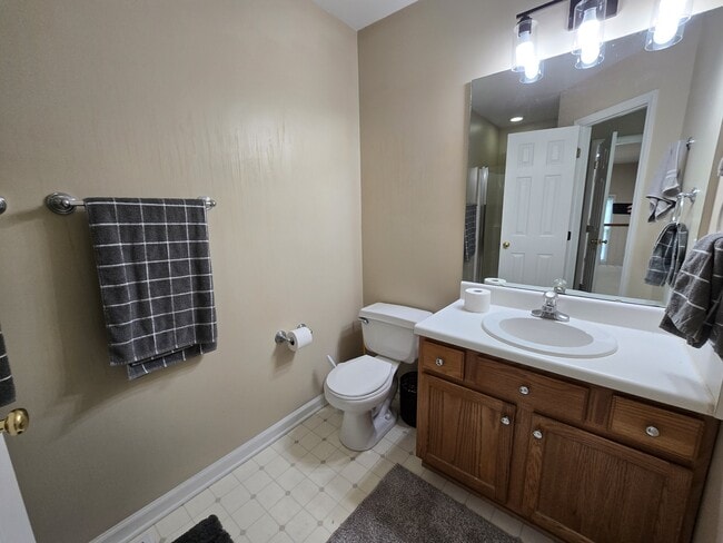 Building Photo - 1500 Oakland Hills Way