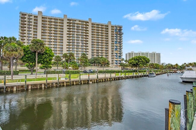 Building Photo - 4301 N Ocean Blvd