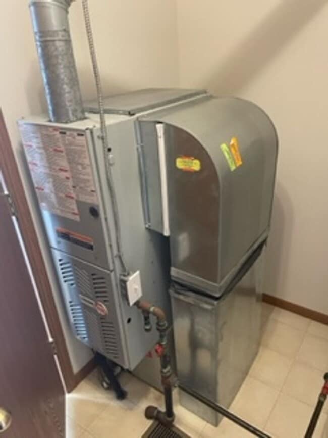 Building Photo - 2429 Morning Dawn Dr