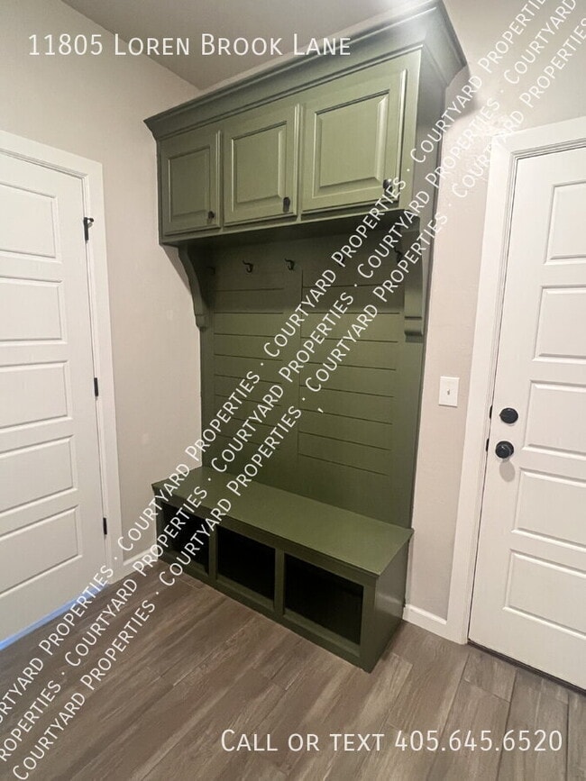 Building Photo - 11805 Loren Brook Ln