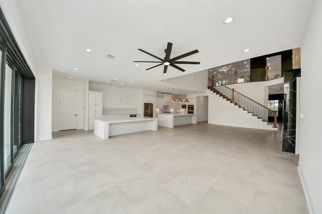 Building Photo - 23514 Bellina Dr