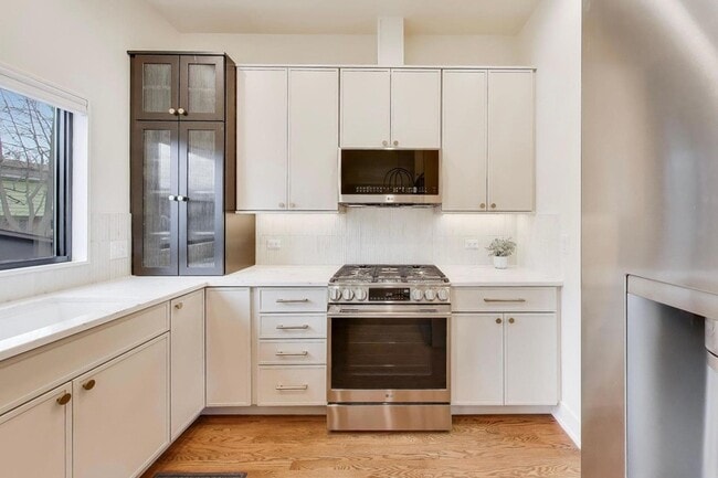 Building Photo - 3530 Hillside Rd