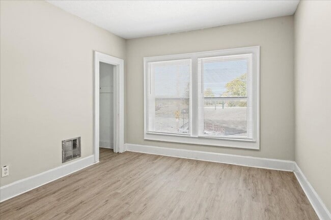 Building Photo - 447 N Sherman Dr