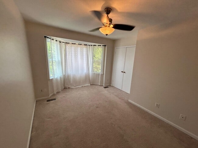 Building Photo - 6001 Rabbit Hill Ct