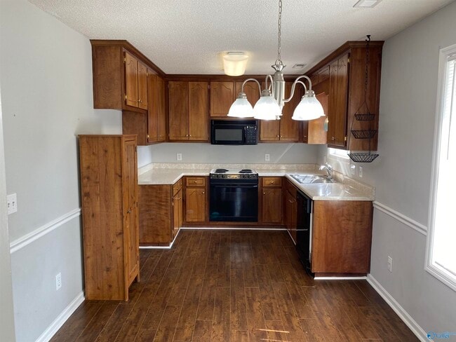 Building Photo - 111 Castleridge Dr