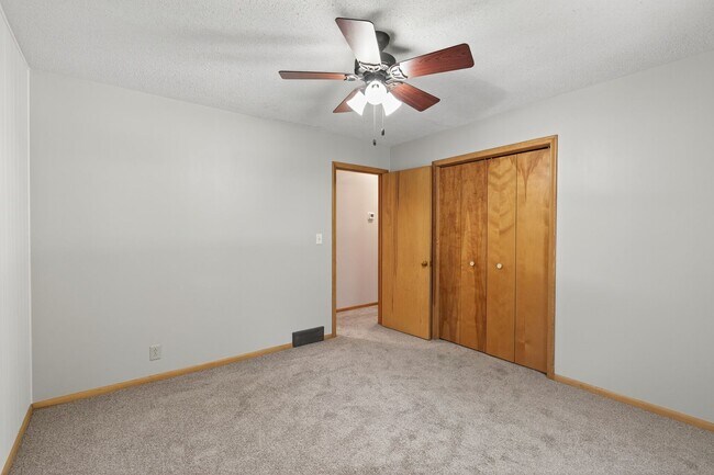 Building Photo - Acreage Property