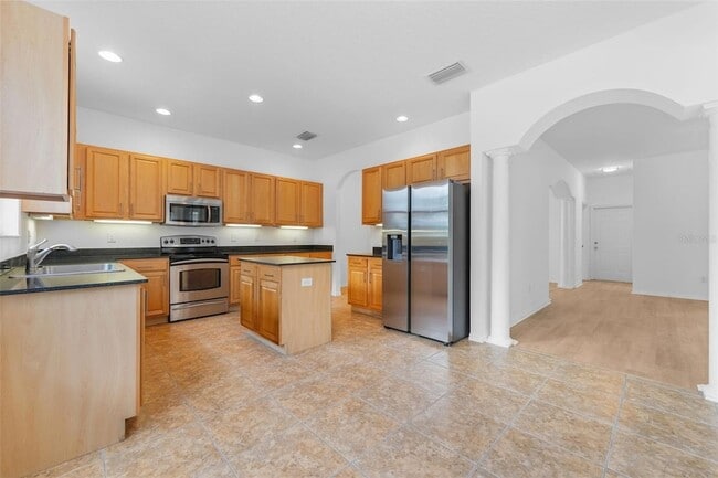Building Photo - 10886 Cory Lake Dr