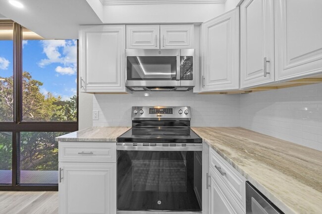 Building Photo - Luxury Waterfront Condo at Monte Carlo Tow...