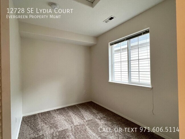 Building Photo - 12728 SE Lydia Ct