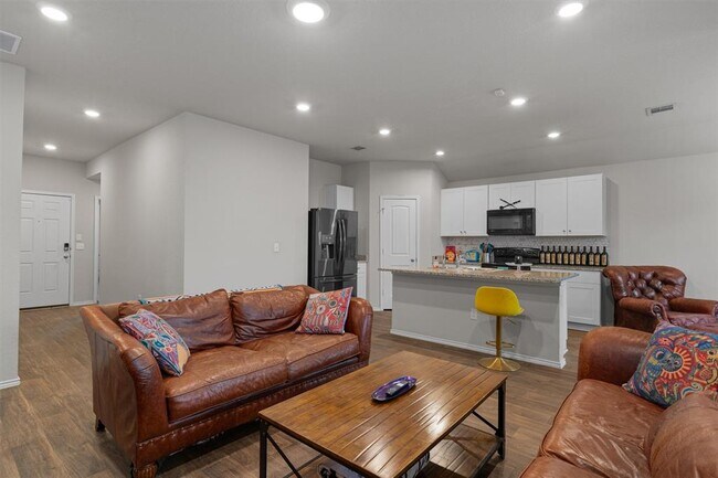 Building Photo - 12701 Brahmin Dr