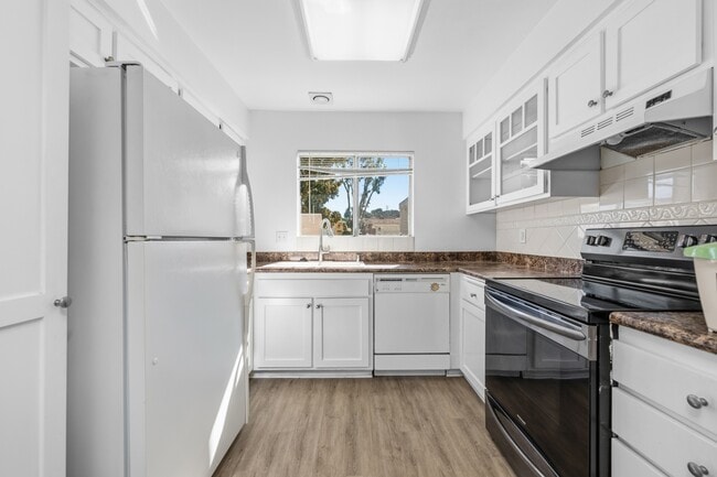 Building Photo - 3840 Cinnamon Way