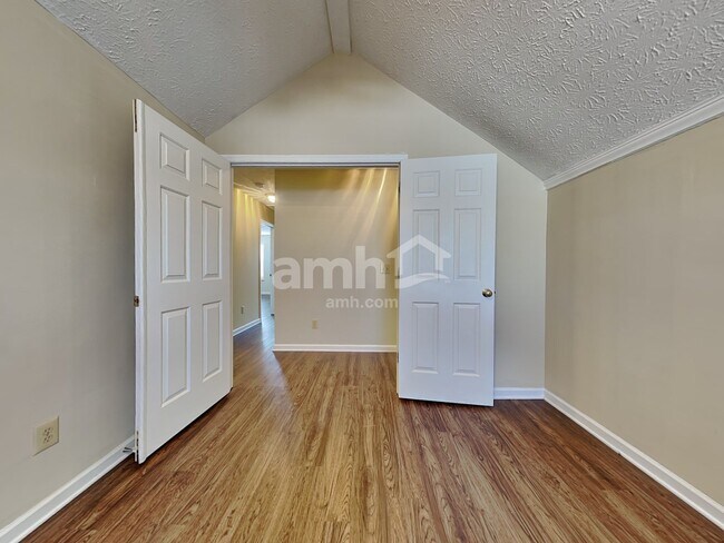 Building Photo - 6344 Sterling Woods Dr